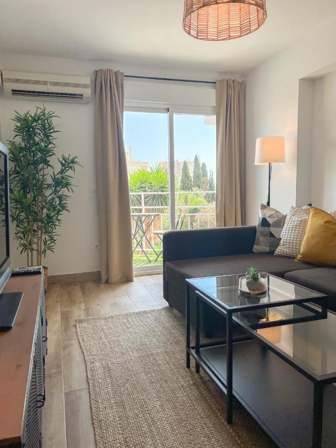 Bright & Cozy Apartment Acuario Beach&Pool بينالماذينا المظهر الخارجي الصورة
